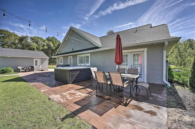 6541 145th Avenue, Holland, MI 49423