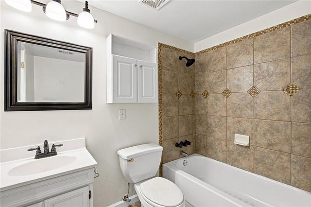 1073 Hopedale Lane, Lawrenceville, GA 30043