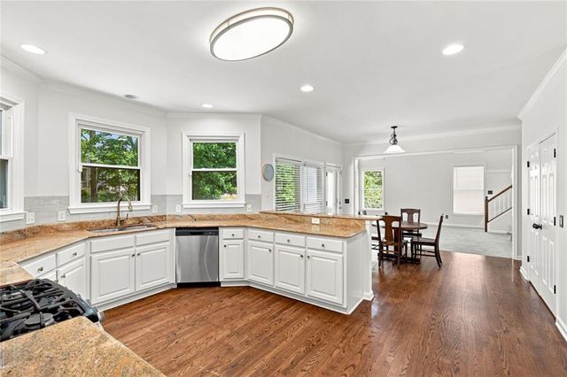 1073 Hopedale Lane, Lawrenceville, GA 30043