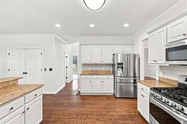 1073 Hopedale Lane, Lawrenceville, GA 30043