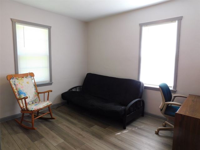 2004 S 3rd Avenue E, Newton, IA 50208