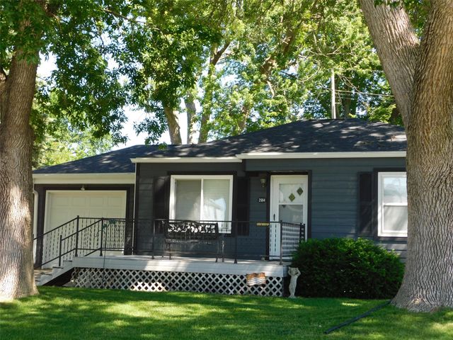 2004 S 3rd Avenue E, Newton, IA 50208