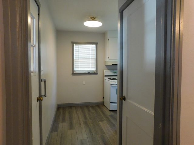 2004 S 3rd Avenue E, Newton, IA 50208