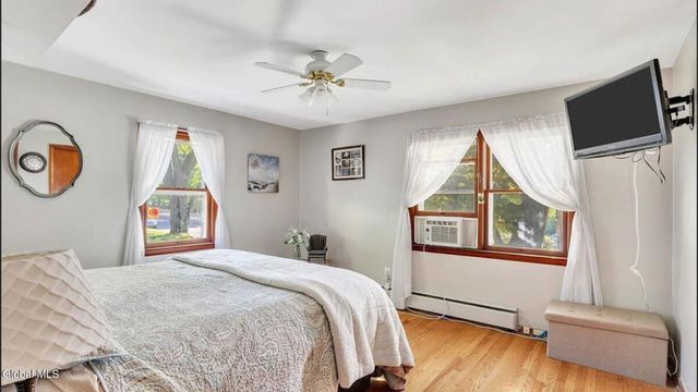 84 Worth Avenue, Hudson, NY 12534