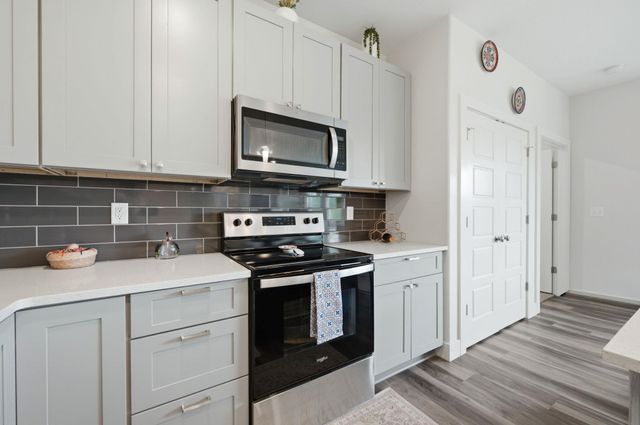 2738 E Ironstone St, Park City, KS 67219