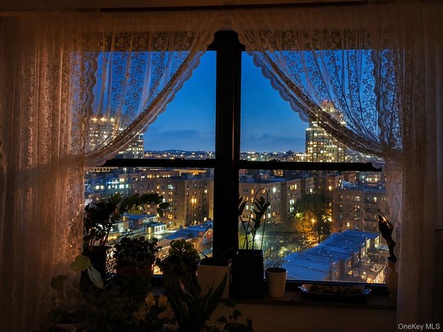 6434 102nd Street 11M, Rego Park, NY 11374