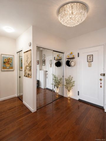 6434 102nd Street 11M, Rego Park, NY 11374