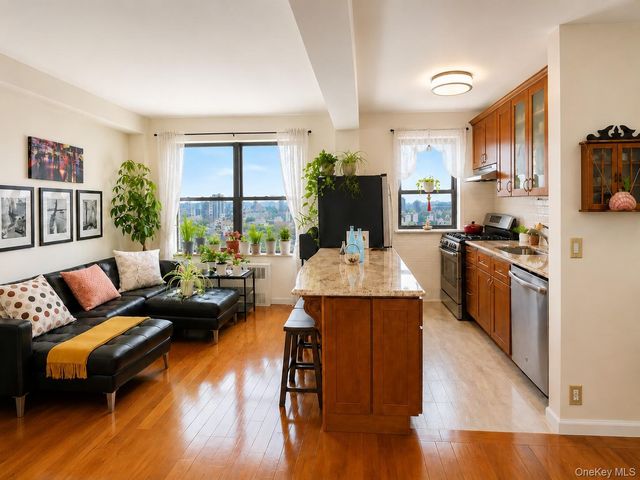 6434 102nd Street 11M, Rego Park, NY 11374