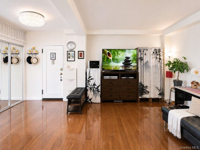 6434 102nd Street 11M, Rego Park, NY 11374