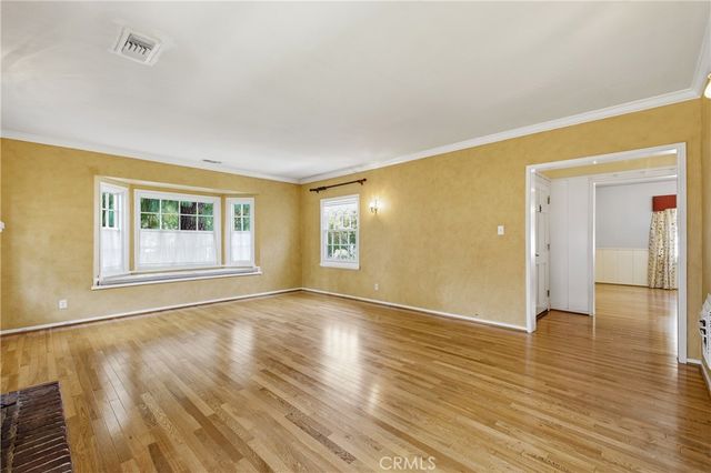 541 E Woodbury, Altadena, CA 91001