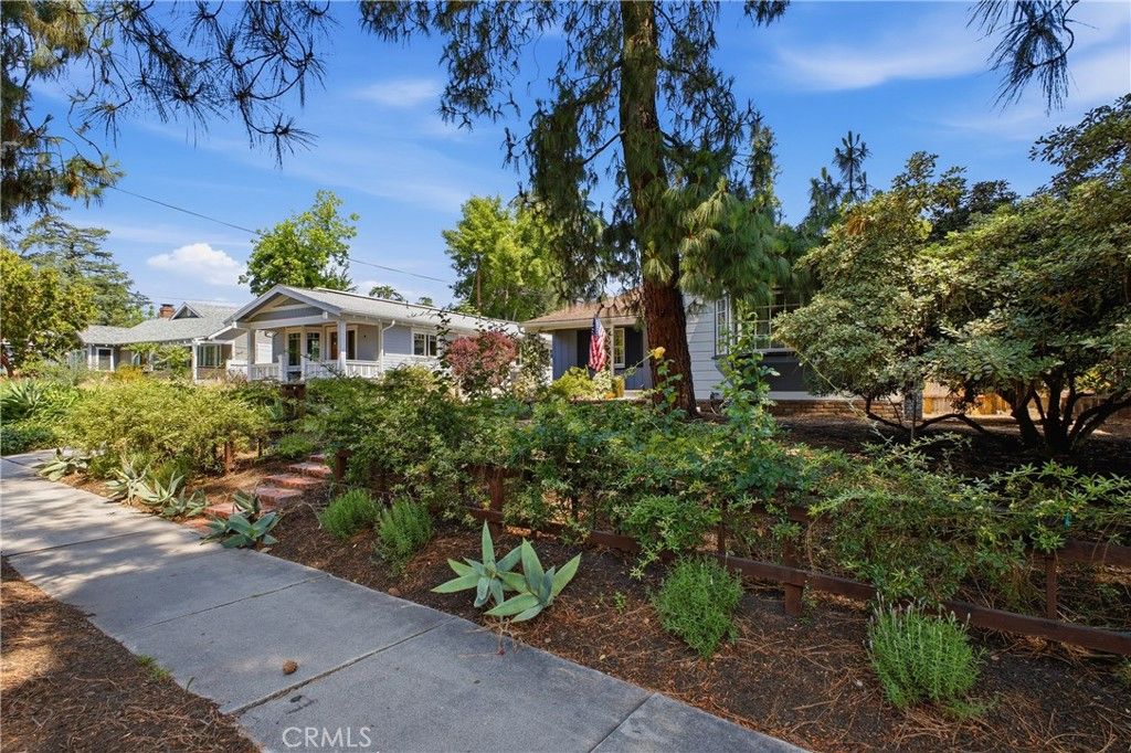 541 E Woodbury, Altadena, CA 91001