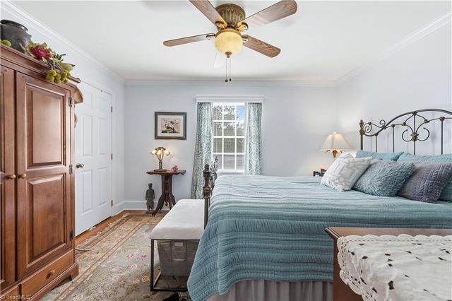808 Springhouse Court, Kernersville, NC 27284