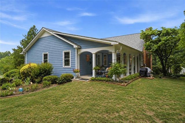 808 Springhouse Court, Kernersville, NC 27284