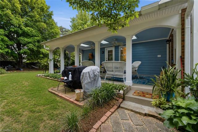 808 Springhouse Court, Kernersville, NC 27284