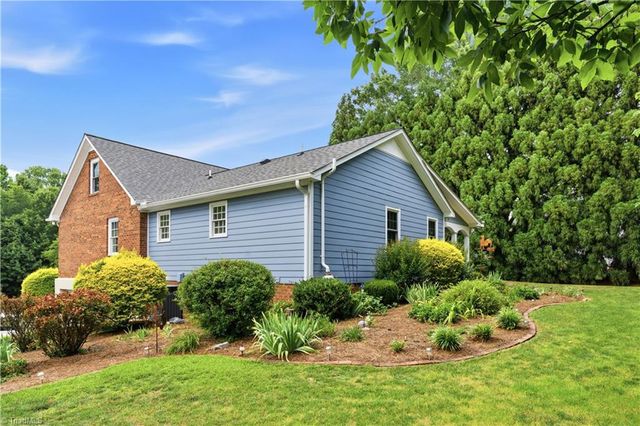 808 Springhouse Court, Kernersville, NC 27284