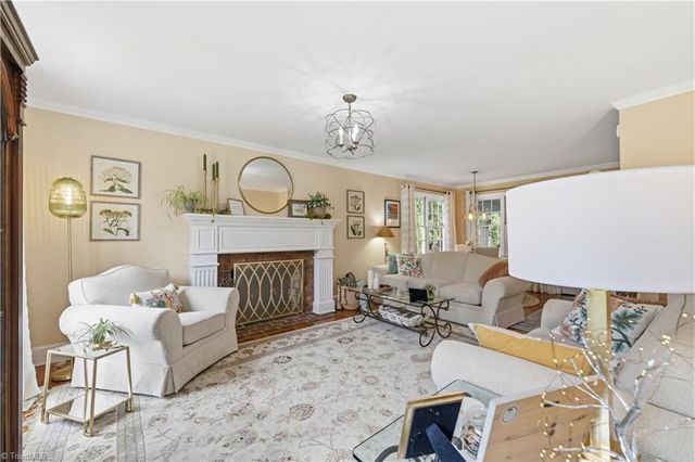 808 Springhouse Court, Kernersville, NC 27284