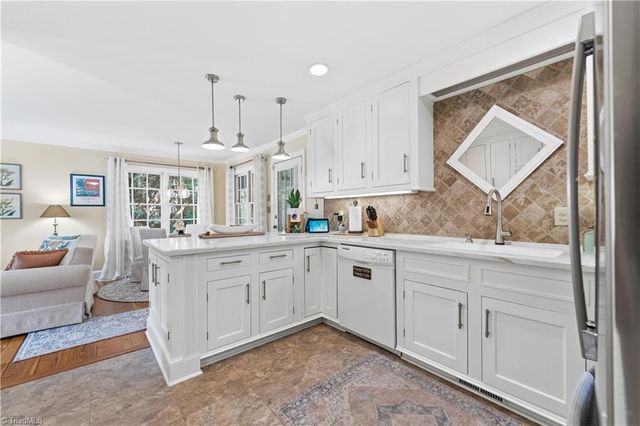 808 Springhouse Court, Kernersville, NC 27284