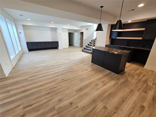 23920 W 112th Terrace, Olathe, KS 66061