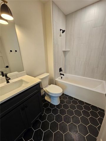 23920 W 112th Terrace, Olathe, KS 66061