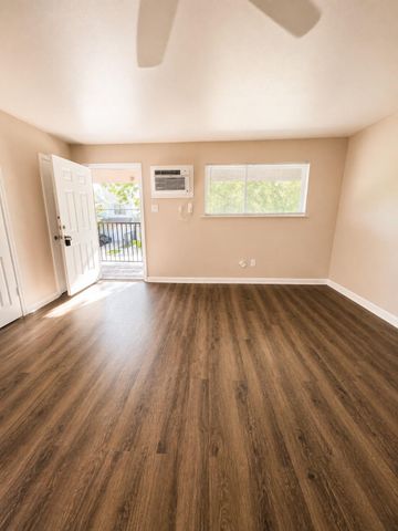 1756 W Main Street 7, Houston, TX 77098