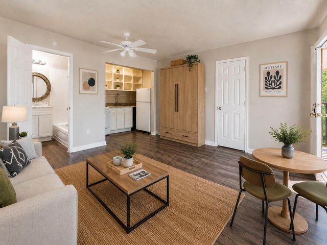 1756 W Main Street 7, Houston, TX 77098