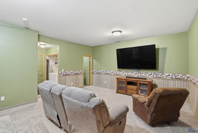 7230 CASTLEWOOD DR, Summerset, SD 57719