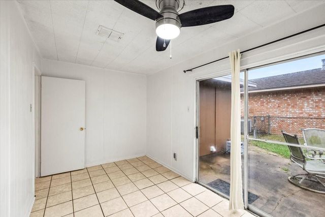 4811 Hannas Reef Drive, Bacliff, TX 77518