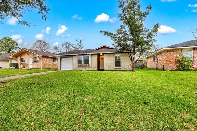 4811 Hannas Reef Drive, Bacliff, TX 77518