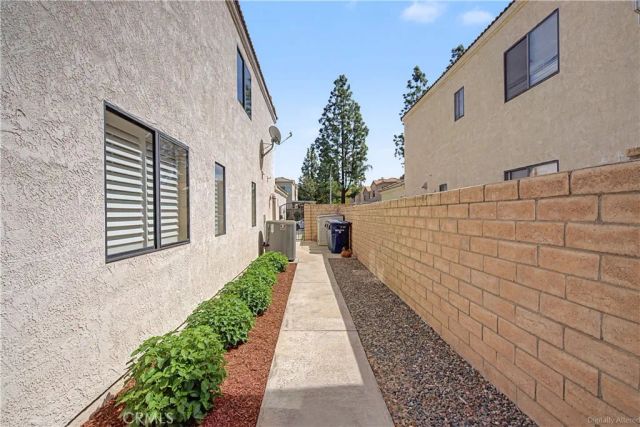 1129 Via Nice, Redlands, CA 92374