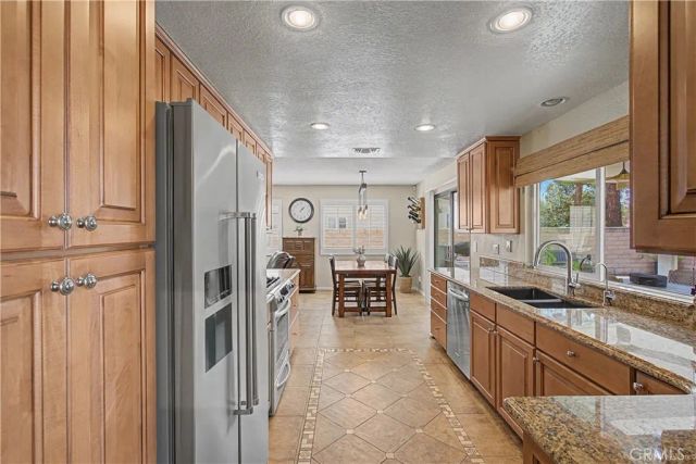 1129 Via Nice, Redlands, CA 92374