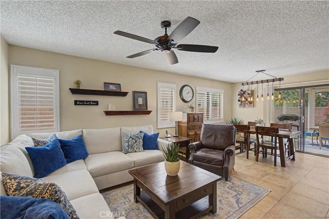 1129 Via Nice, Redlands, CA 92374