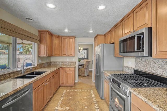 1129 Via Nice, Redlands, CA 92374