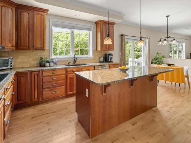 187 Four Sisters Road, South Burlington, VT 05403