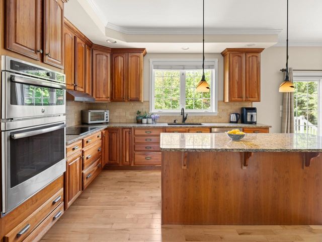 187 Four Sisters Road, South Burlington, VT 05403