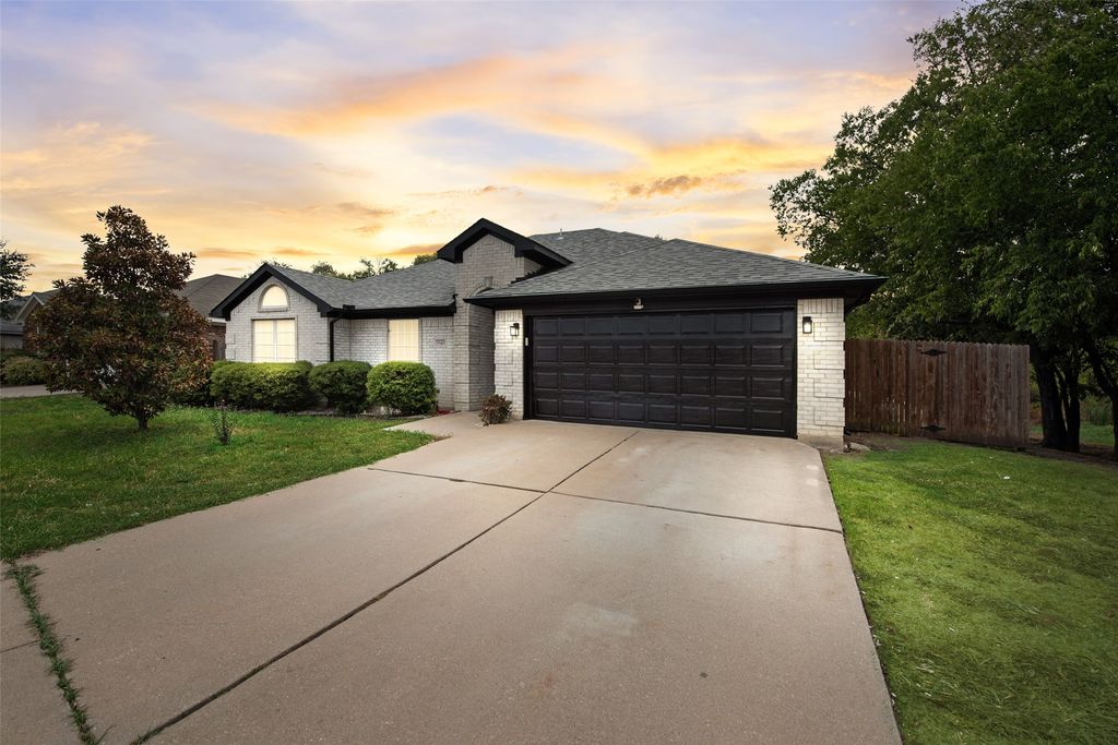 5505 Gessner Court, Arlington, TX 76018 — photo 3