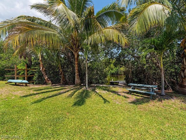 723 Glendale AVE, Naples, FL 34110