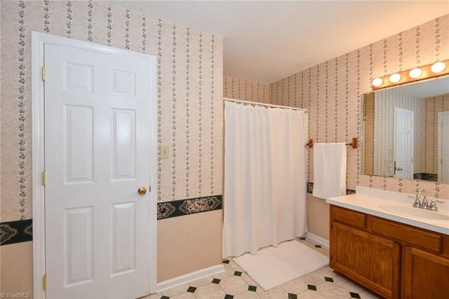211 Robin Circle, Archdale, NC 27263