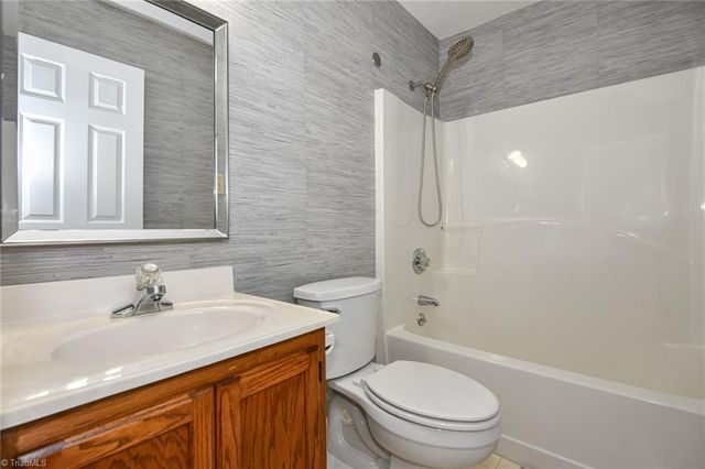 211 Robin Circle, Archdale, NC 27263