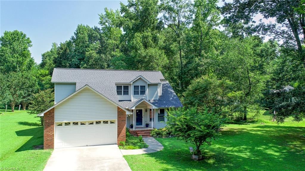 211 Robin Circle, Archdale, NC 27263