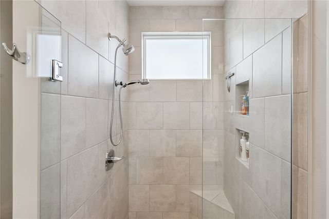 2106 Autumn Blaze Drive, Norwalk, IA 50211