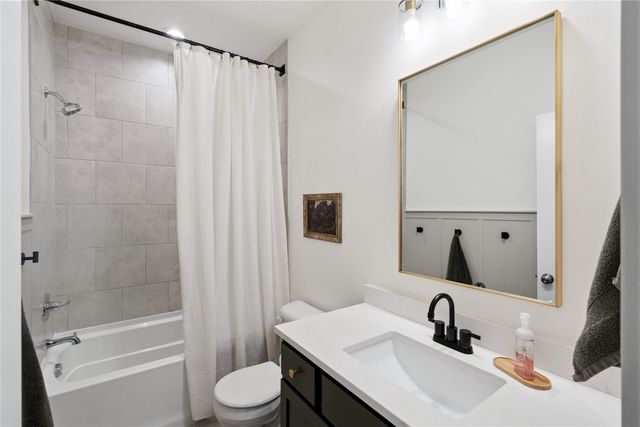 2106 Autumn Blaze Drive, Norwalk, IA 50211