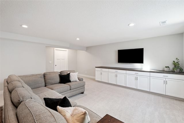 2106 Autumn Blaze Drive, Norwalk, IA 50211