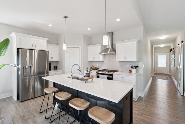 2106 Autumn Blaze Drive, Norwalk, IA 50211