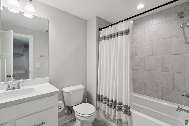 2106 Autumn Blaze Drive, Norwalk, IA 50211