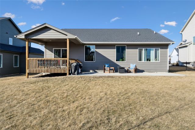 2106 Autumn Blaze Drive, Norwalk, IA 50211