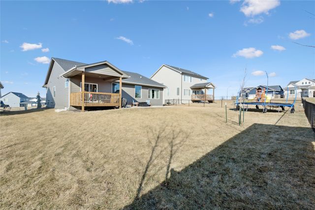 2106 Autumn Blaze Drive, Norwalk, IA 50211