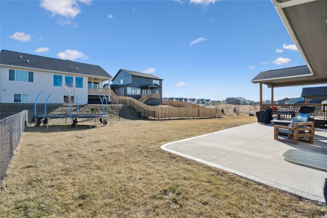 2106 Autumn Blaze Drive, Norwalk, IA 50211