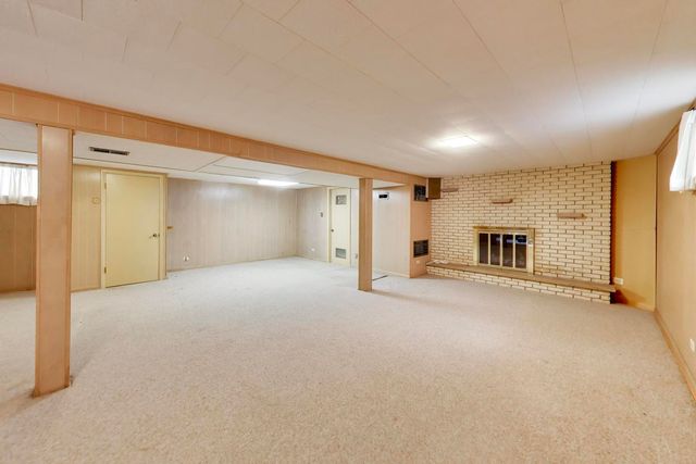 1015 Sherwood Drive, Prospect Heights, IL 60070