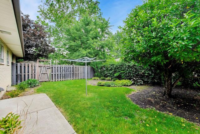1015 Sherwood Drive, Prospect Heights, IL 60070
