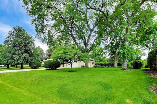 1015 Sherwood Drive, Prospect Heights, IL 60070